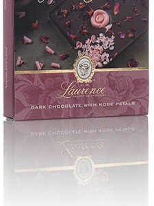 Σοκολάτα κουβερτούρα και ροδοπέταλα